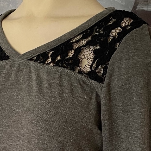 Comfortable shirt with lace top. 3/$25 - Picture 6 of 7